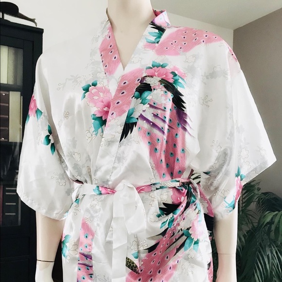 🍒GIFT with 3+ items purchased🍒 Satin kimono style robe - Picture 5 of 14